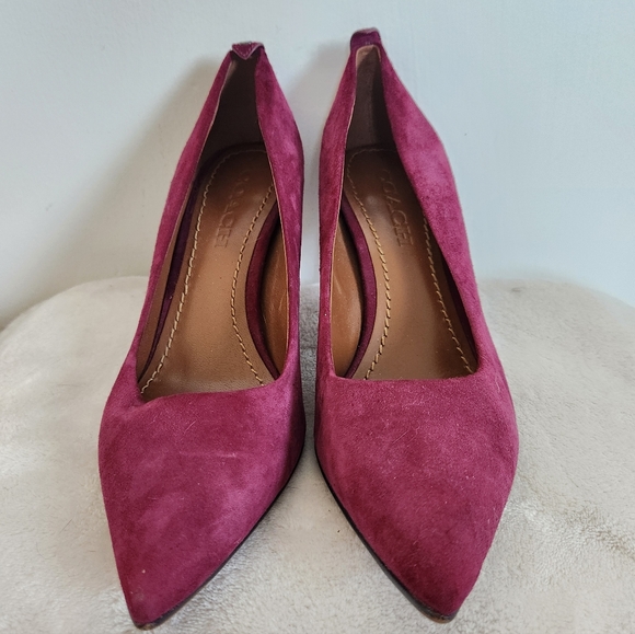 Coach Velvet Maroon Heels Pumps Point Closed Toe Stiletto 3.5" Heel Sz 8 DEFECTS - Picture 2 of 16